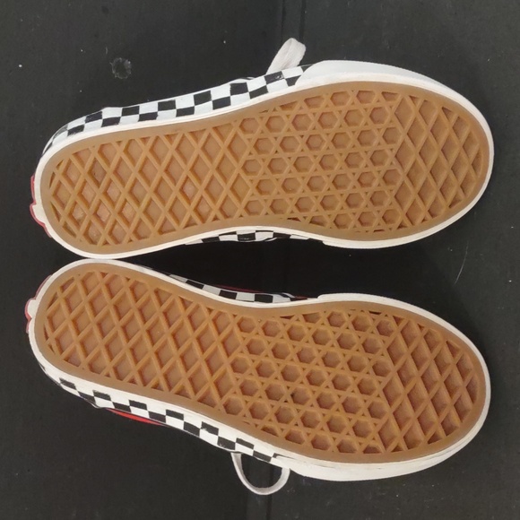 USED VANS LOW TOP TIE UP SHOE KIDS SIZE 13 COLOR RED HAS WEAR SEE ALL PHOTOS - Picture 9 of 10